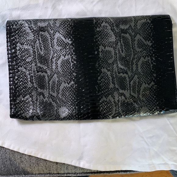 Large black&silver clutch purse - Picture 4 of 7